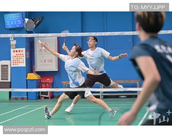 成都与深圳羽毛球队对决赛后分析力量对比与战术探讨